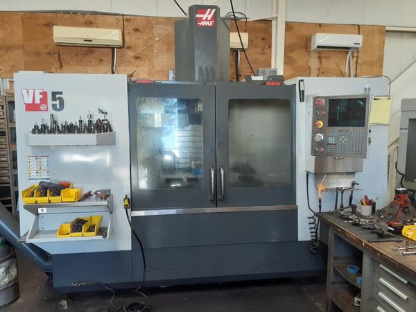 Used HAAS VF5 Vertical Machining Center #7161