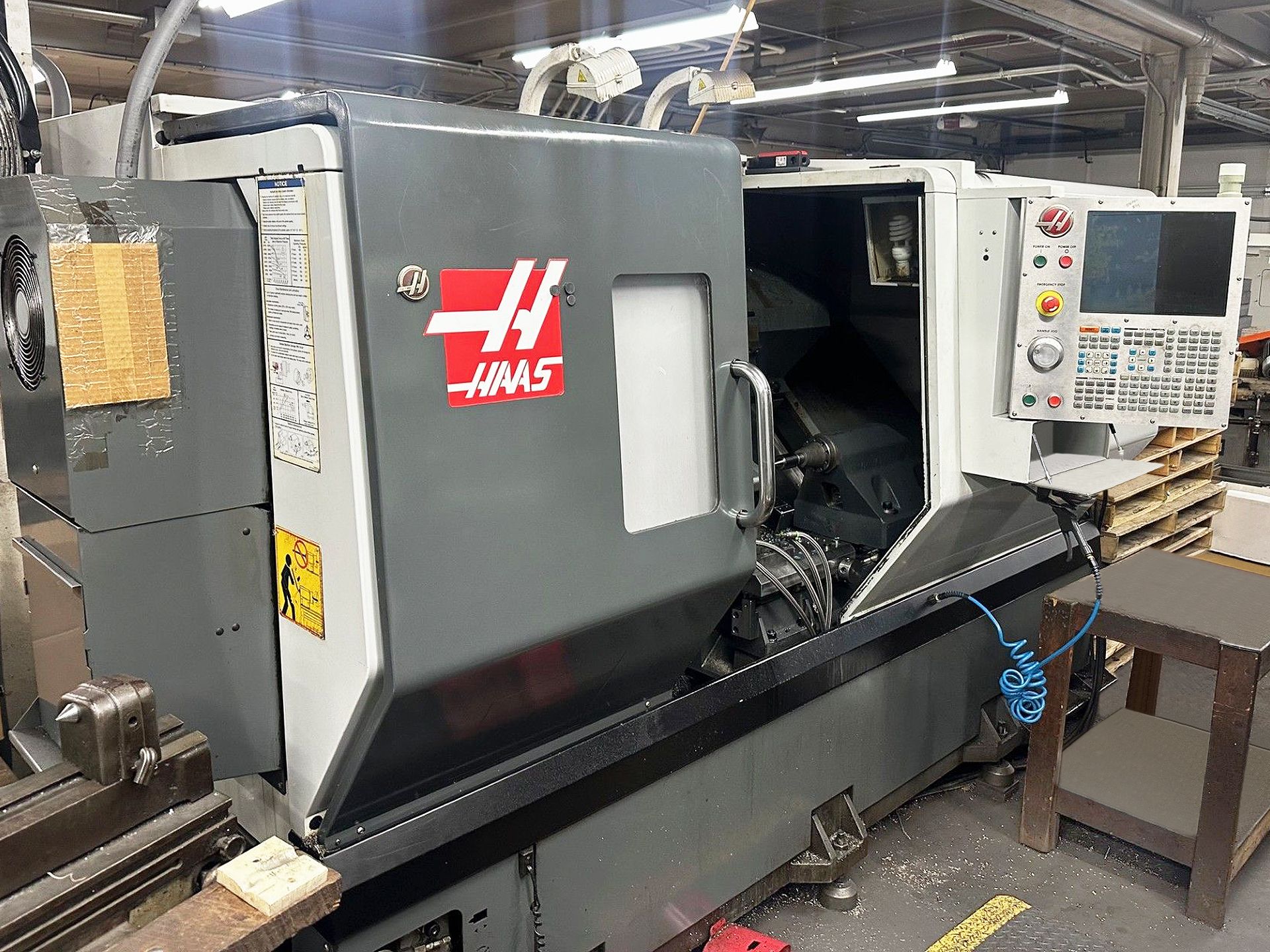 HUSE 年式は少し古いです。３回使用 Used HAAS ST30 CNC Lathe #4343