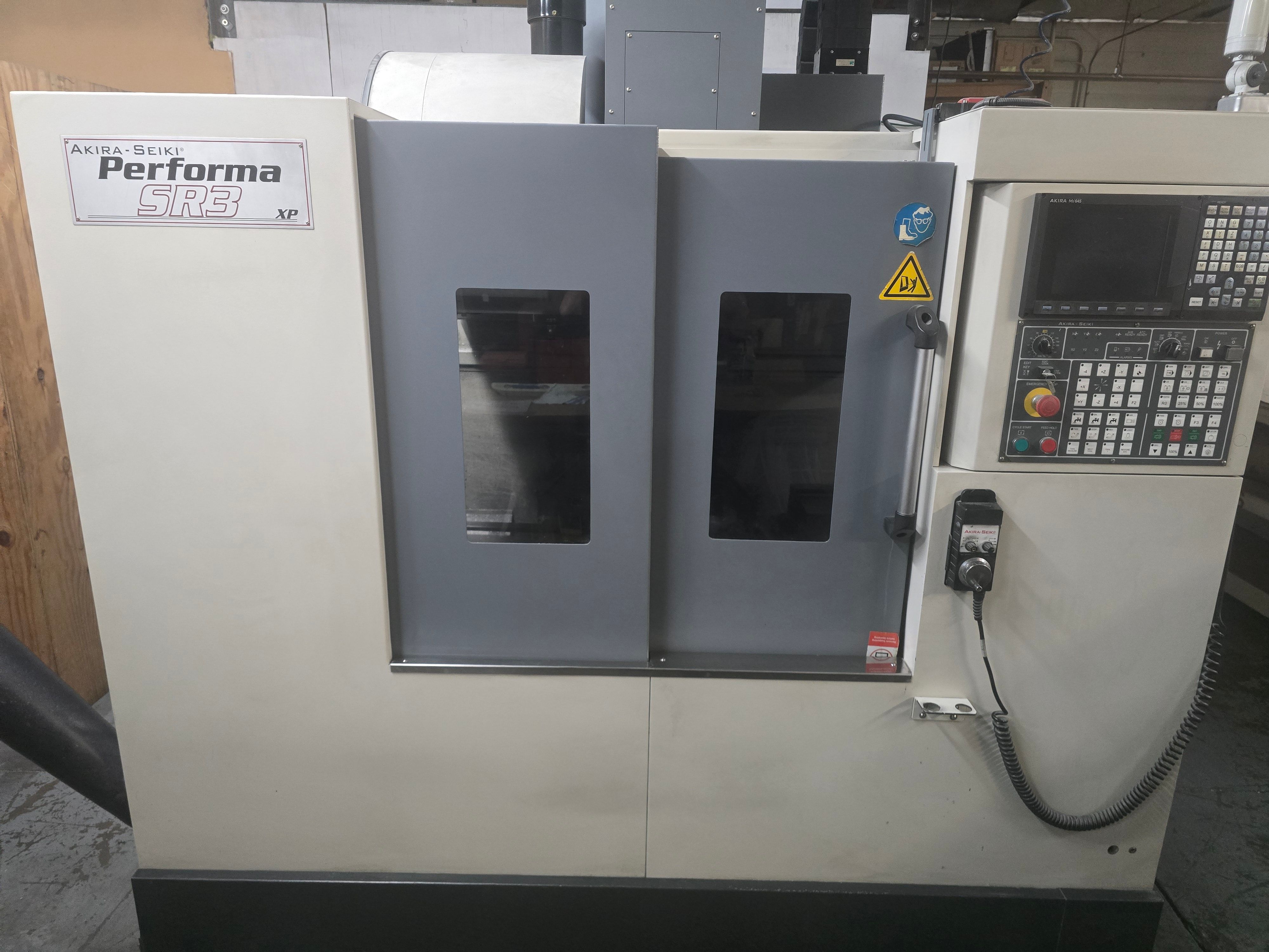 AKIRA3口 Akira Seiki SR3 XP - Vertical Machining Center - 2016