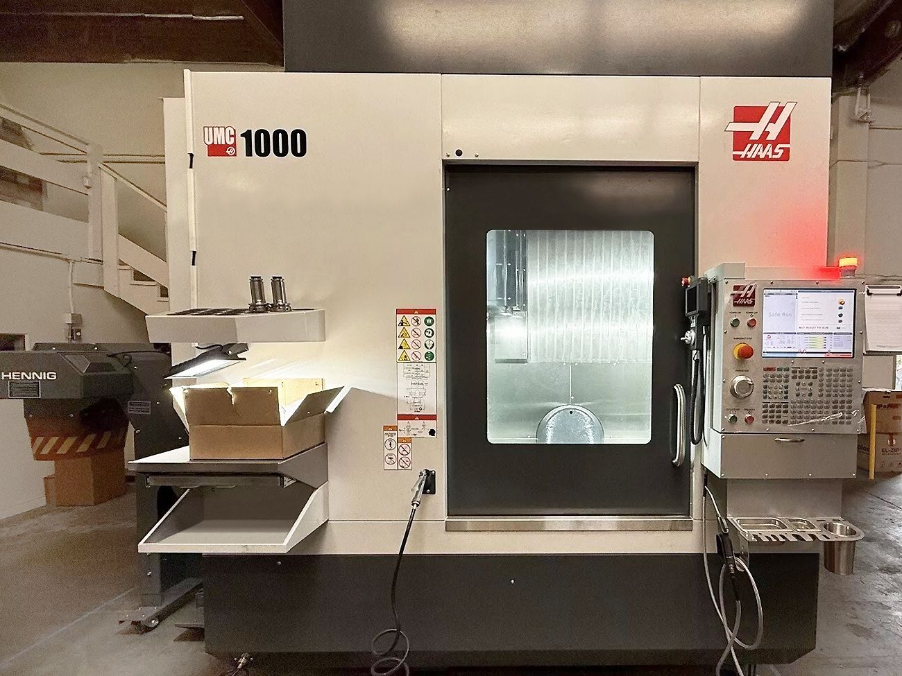 Used MAKINO PS95 Vertical Machining Center #10410