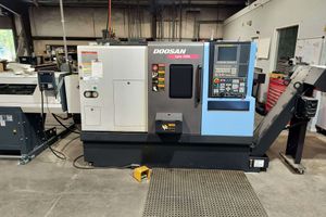 DOOSAN-LYNX 220LC-13979