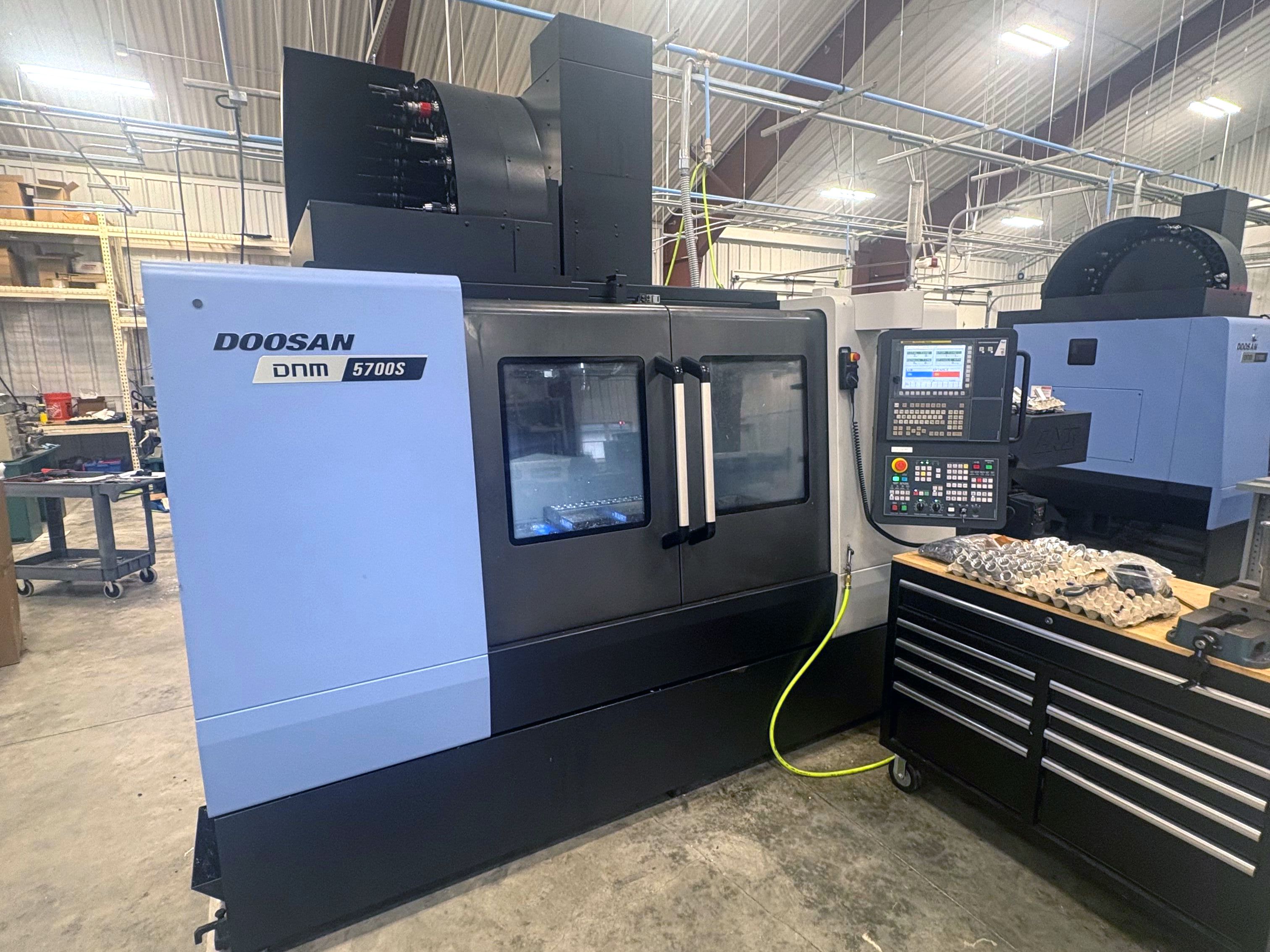 Used DOOSAN DNM400 Vertical Machining Center #10778