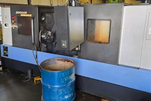 DOOSAN-PUMA 300LC-15588